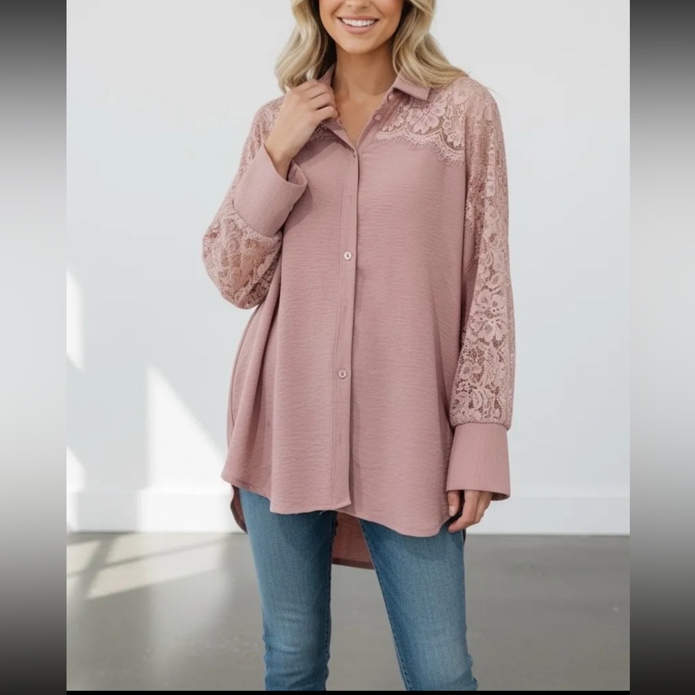 MADE IN ITALY Elegant Lace Sleeve Blouse